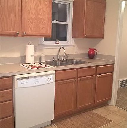 3rd image of 4832 Edsal Dr