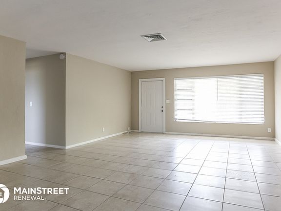 4th image of 902 Wright Dr