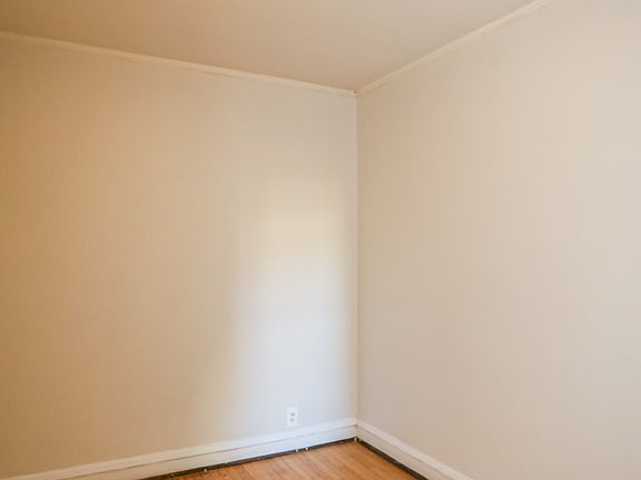 5th image of 7703 N Sheridan Rd #3L