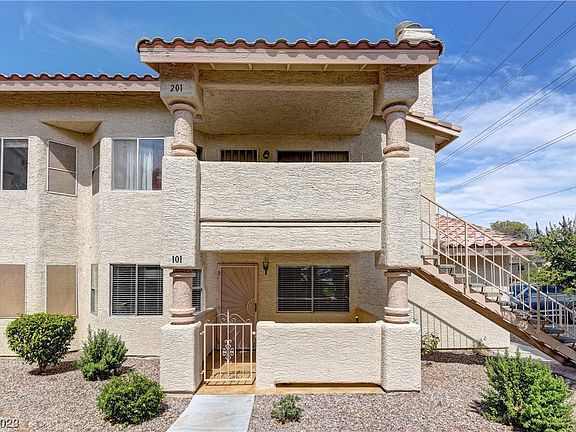 4th image of 933 Sulphur Springs Ln Unit 101
