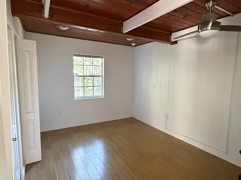 1227 Country Club Dr — Photo 10