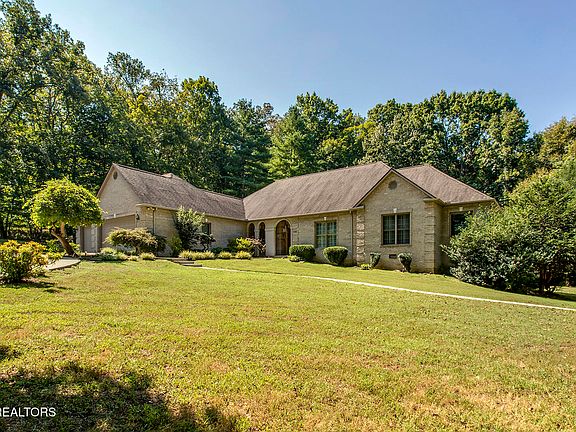 3rd image of 648 Old Poplar Springs Rd