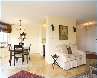 Rented by R New York