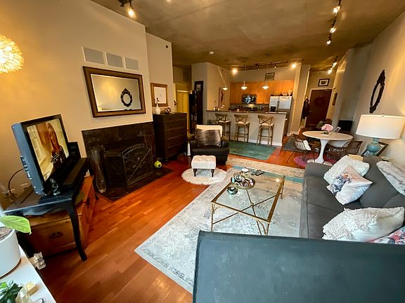 2nd image of 1305 S Michigan Ave APT 1011