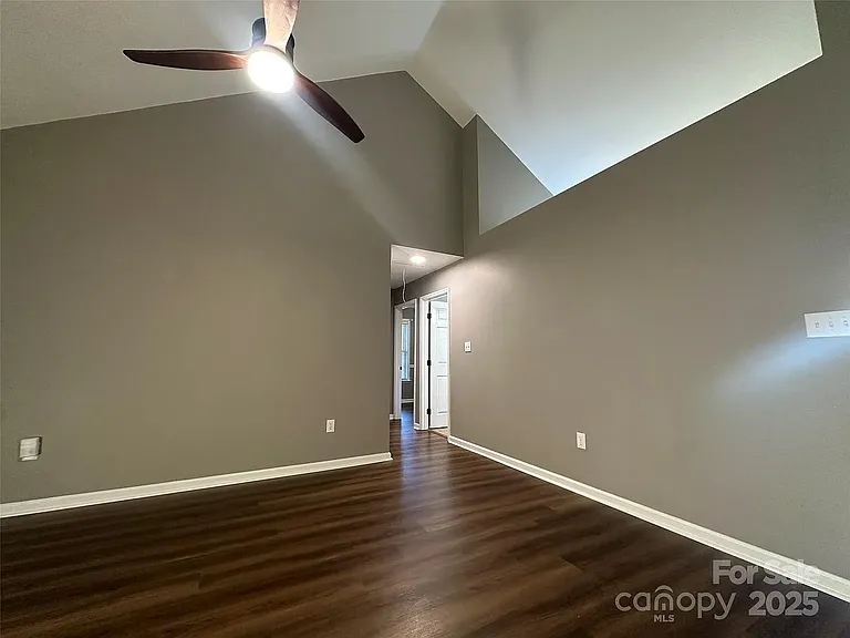75 Eden St NW — Photo 8