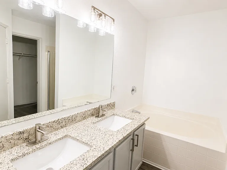 1303 Quail Meadow Dr — Photo 7