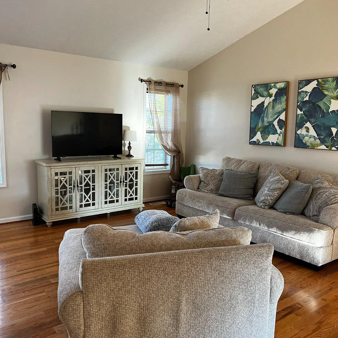 3 bed, 2.5 bath, 1736 sqft, $2,100 — Photo 3