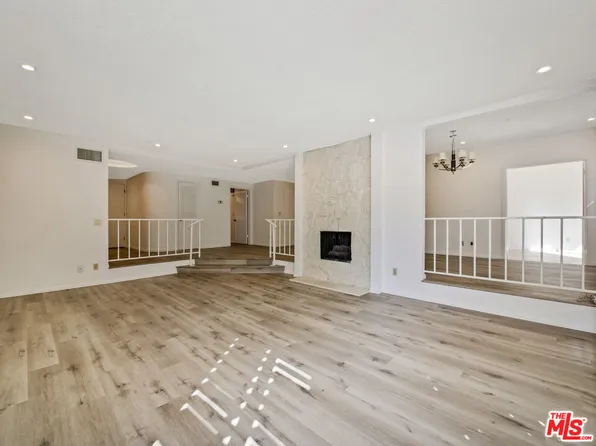 1434 Greenfield Ave APT 204, Los Angeles, CA 90025