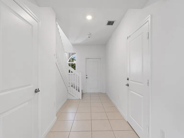 2405 NW 131st Cir — Photo 6