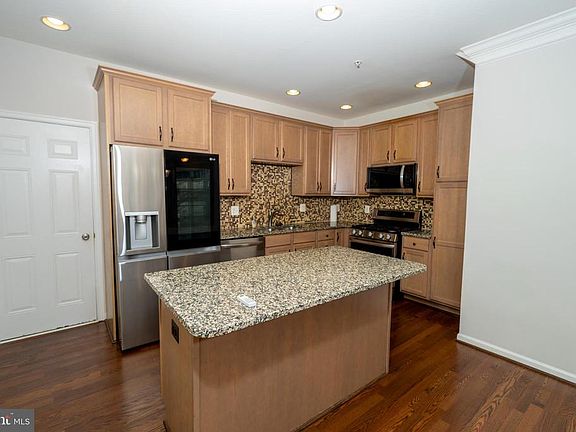 5th image of 23579 Belvoir Woods Ter