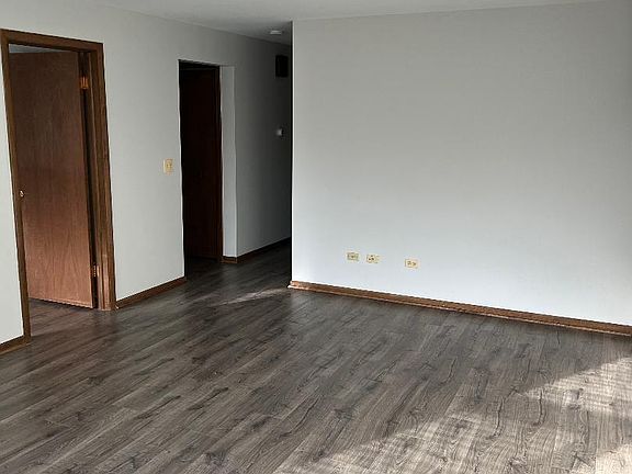 3rd image of 1323 Elgin Ave #2