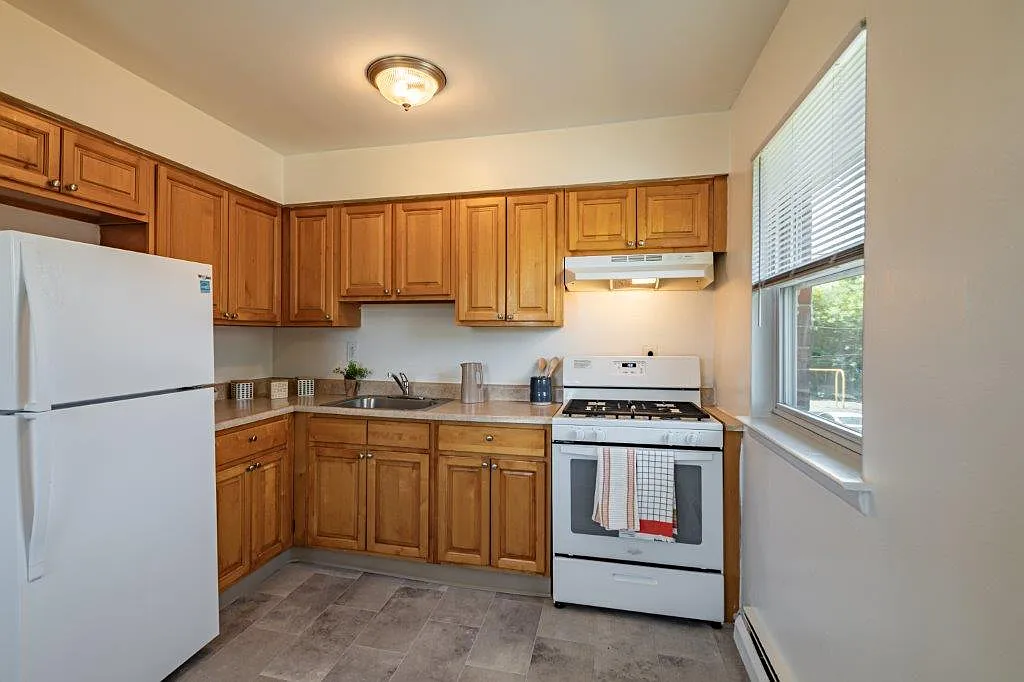 Glen Ellen Apartment Homes — Photo 1