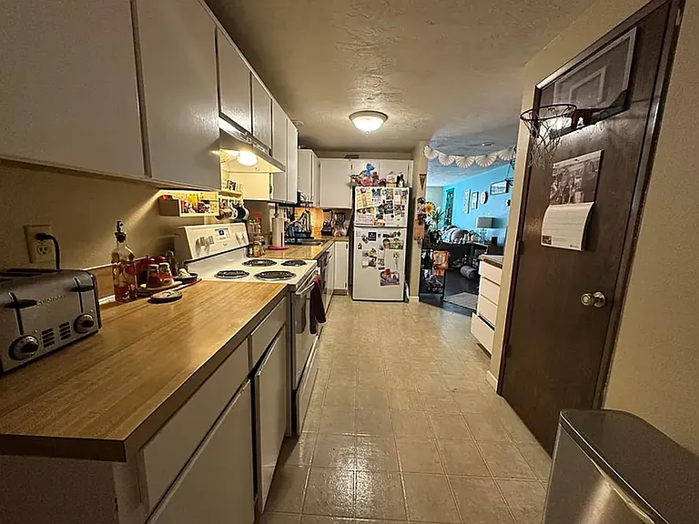 2042 NW Arthur Pl — Photo 7