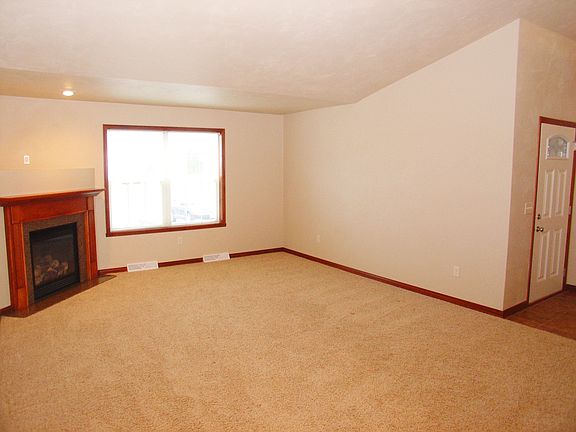 2nd image of 1318 Harvest Moon Dr