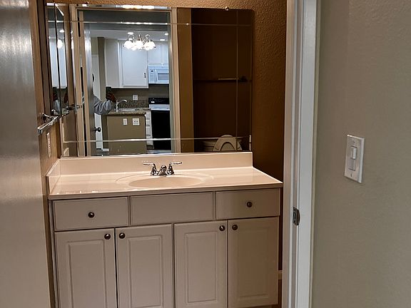 4th image of 12555 Oaks North Dr Unit 101