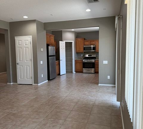 3rd image of 6856 Quindio St