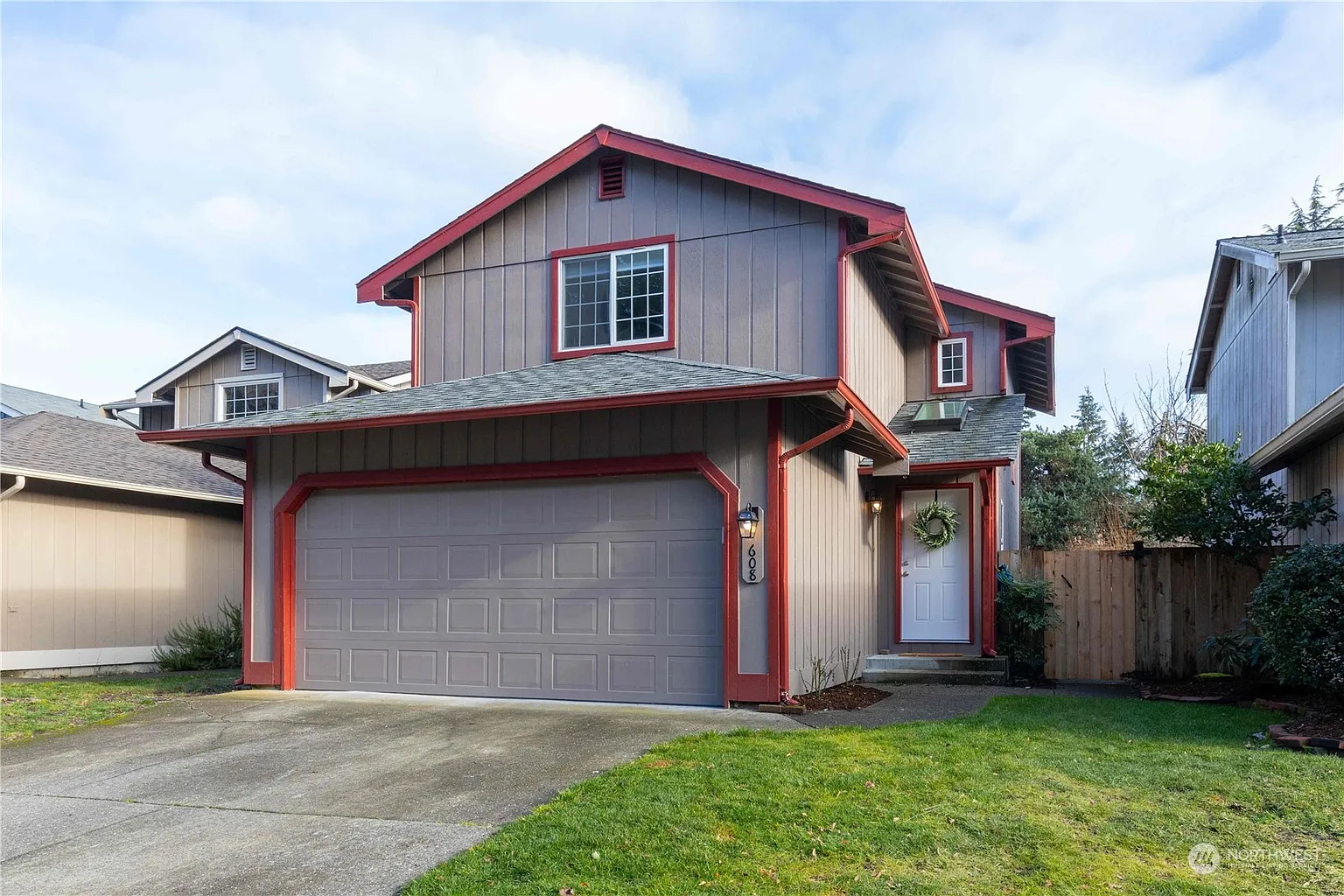 608 Malibu Drive SE photo 1