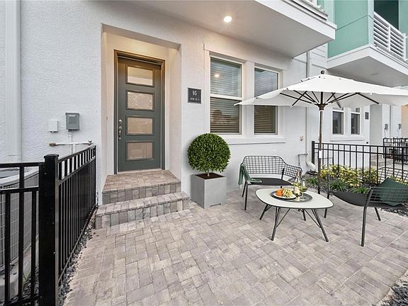 The Carsten - Courtyard