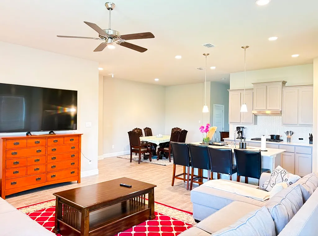 5 bed, $4,500 — Photo 3