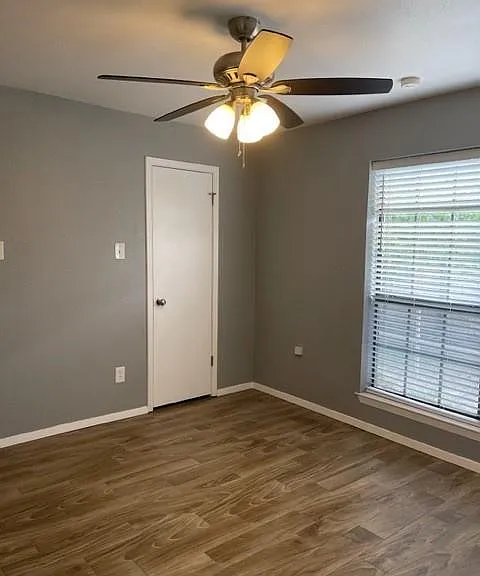 609 Williamsburg Ct #609 — Photo 13