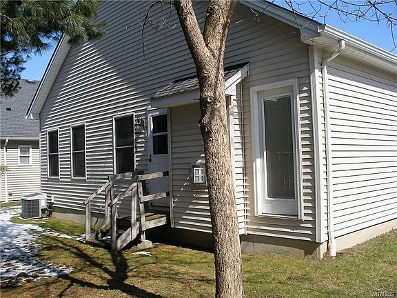 2nd image of 116 Rushford Hollow Dr