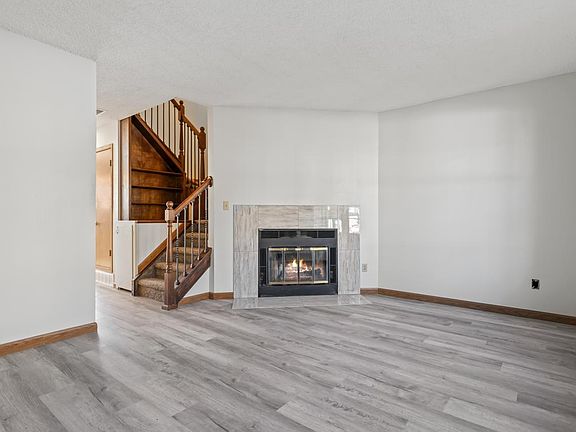 3rd image of 8033 Lexington Park Dr