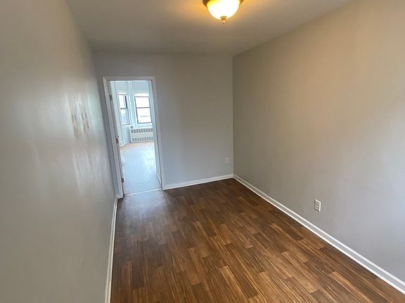 4th image of 21-12 41st St #2L