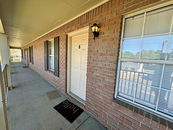 5th image of 1813 Hackberry Ln APT 8
