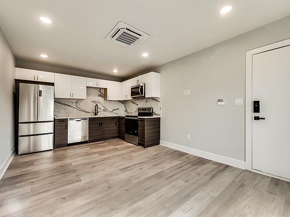 2nd image of 5016 San Jacinto St #106