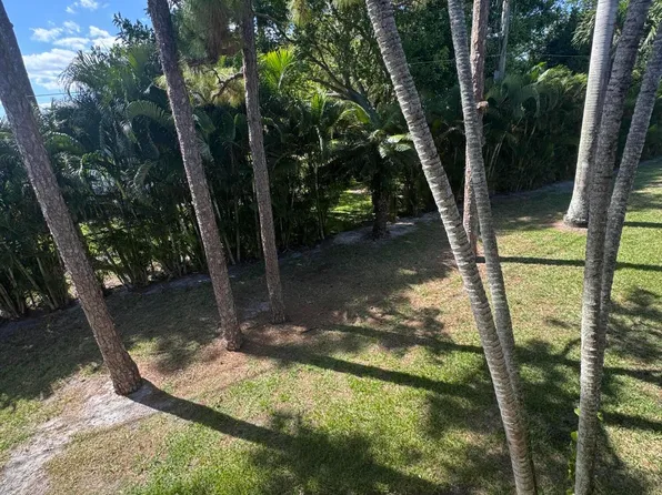 435 Pine Glen Lane #C-2, Greenacres, FL 33463