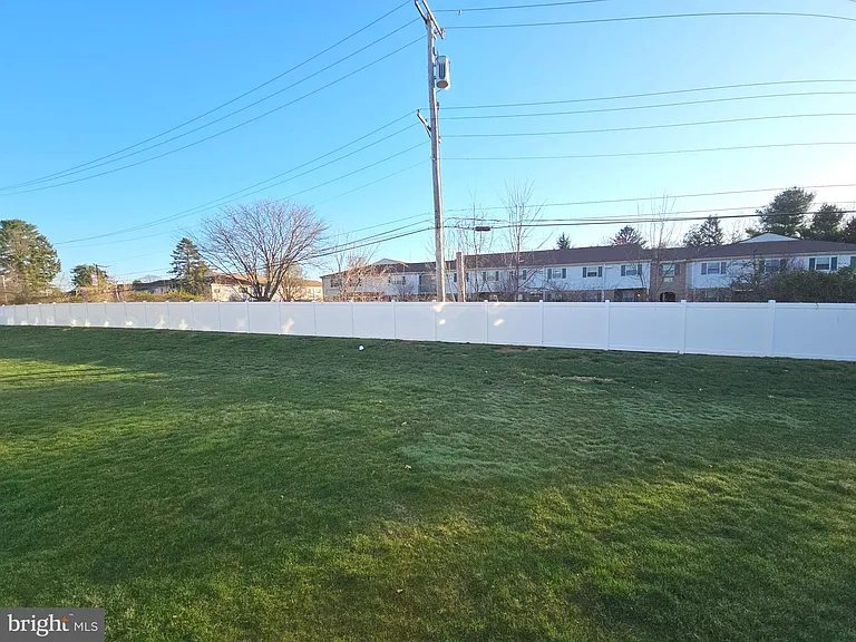 750 E Marshall St #611 — Photo 22