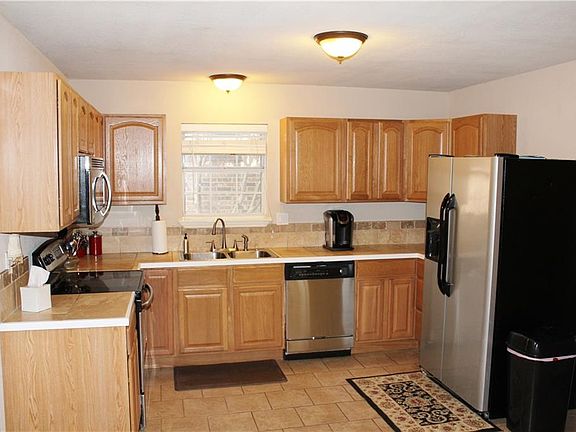 2nd image of 4117 Howard Dr