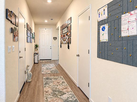 4th image of 1669 Oleander Ave