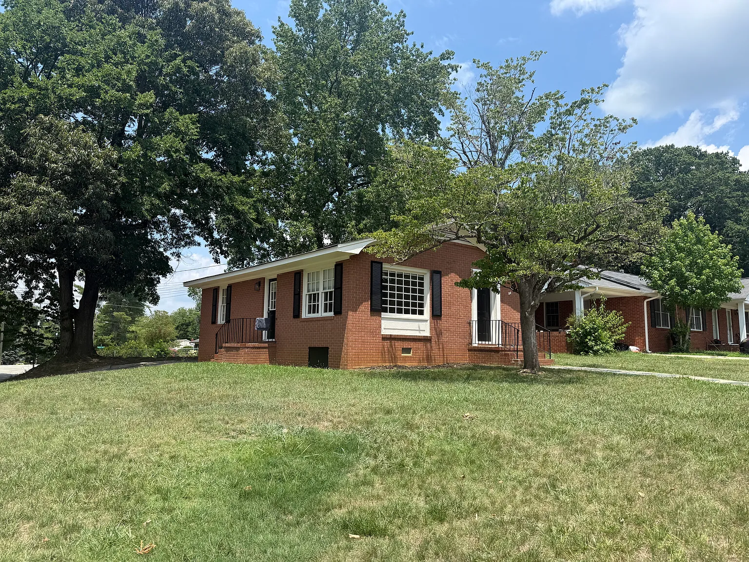 2 bed, 900 sqft, $1,100 — Photo 1