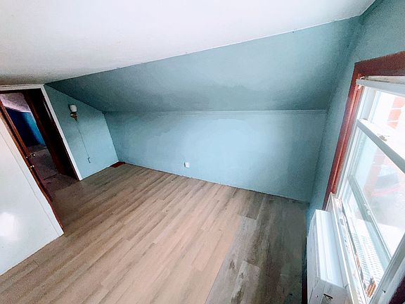 4th image of 1125 Loretta St