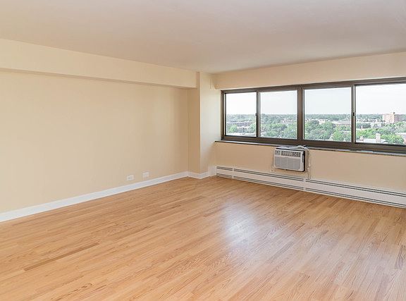 3rd image of 7337 S South Shore Dr APT 1120