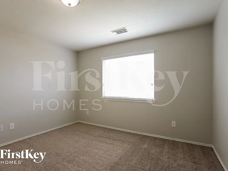 1511 Oxberg Trl — Photo 10