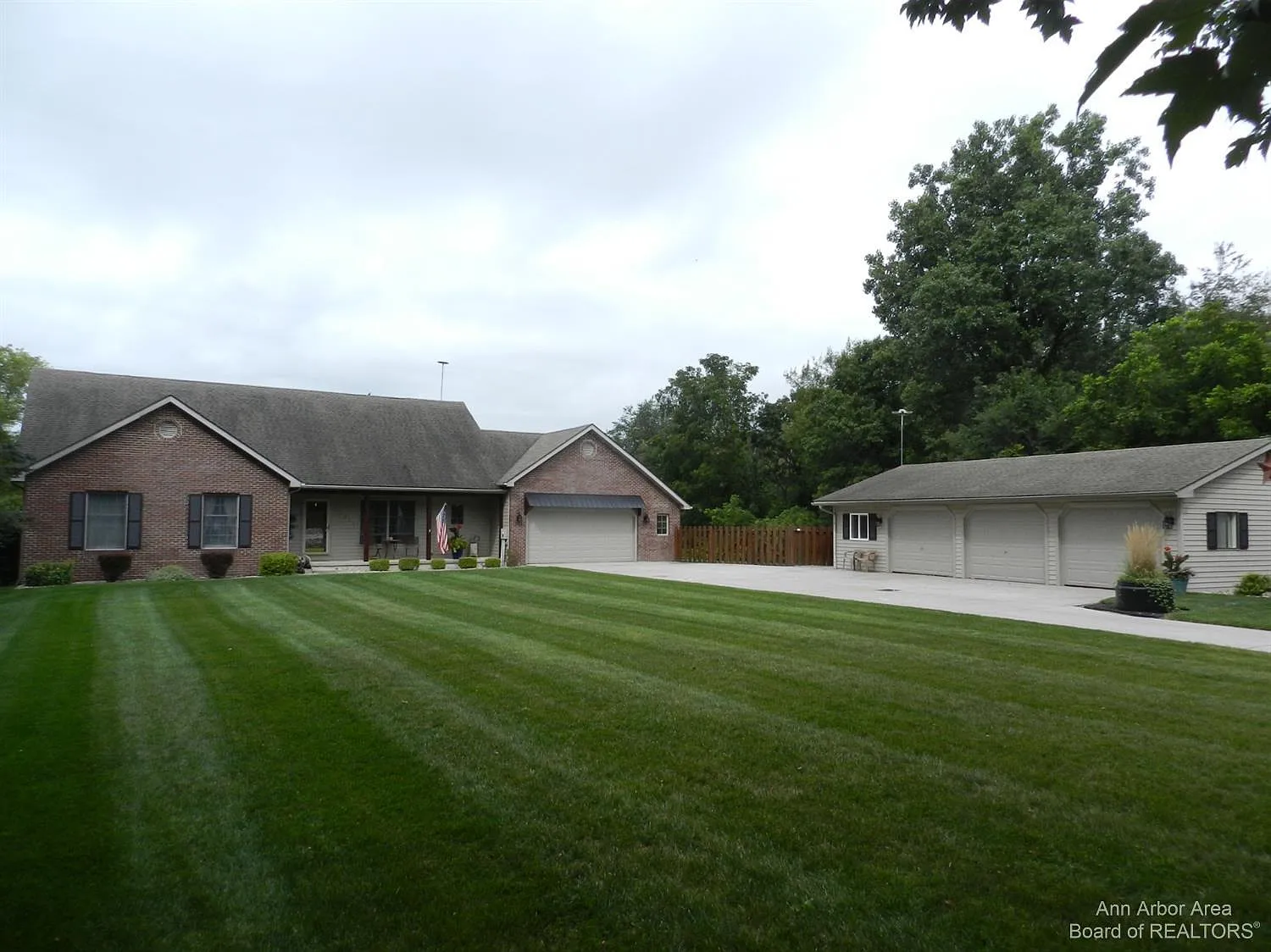 11157 Village Ln photo 1