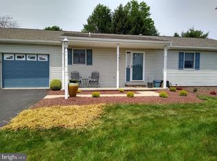 533 Crestwood Dr, Red Lion, PA 17356