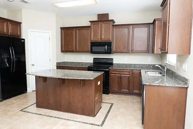 Alicia Drive 128 - 350 — Photo 3