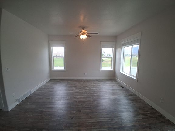 Large and spacious gathering room