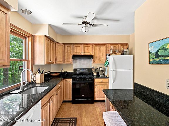 5th image of 321 Winter Clove Road