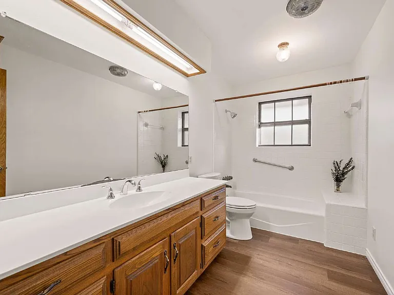 507 Crestview Dr — Photo 23