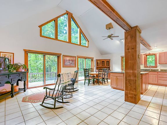 2nd image of 119 Lenroc Ln