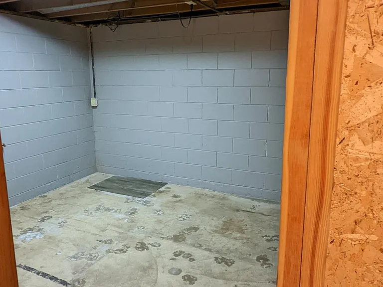307 Robinhood Ln #EAST — Photo 11