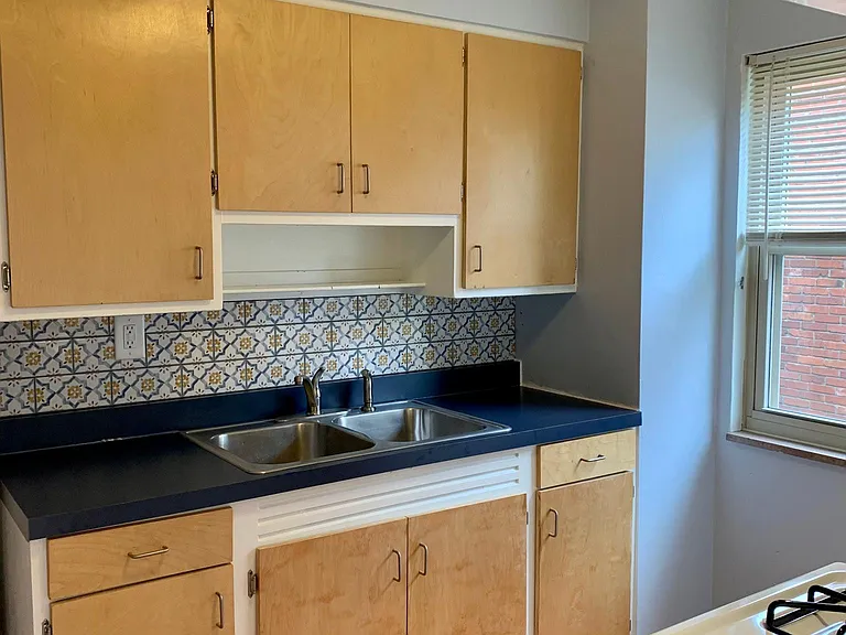703 Vallevista Ave — Photo 2