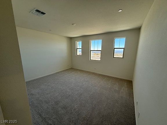 4th image of 148 Silver Run Ln