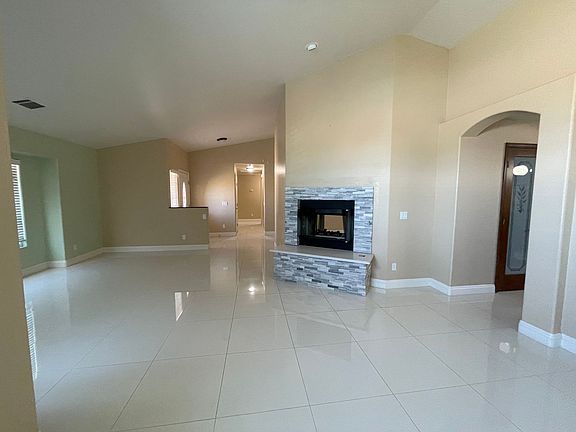 5th image of 13575 Jenny St