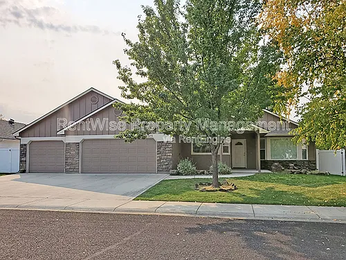 575 W Elias St Photo 1