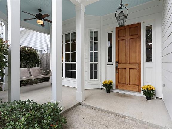 3rd image of 604 Metairie Lawn Dr